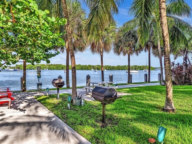 Building Photo - 7934 West Dr