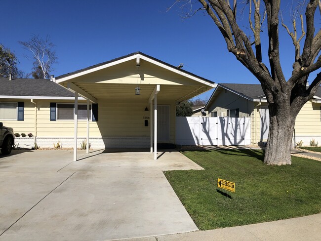 2 BED 1BA DUPLEX $2795/MO PRIVATE YARD - 135 El Toro Ct