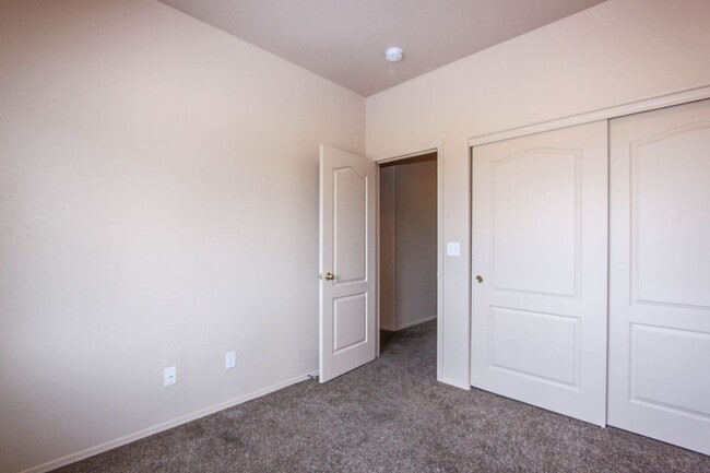 Building Photo - 4400 N Phillip Dr