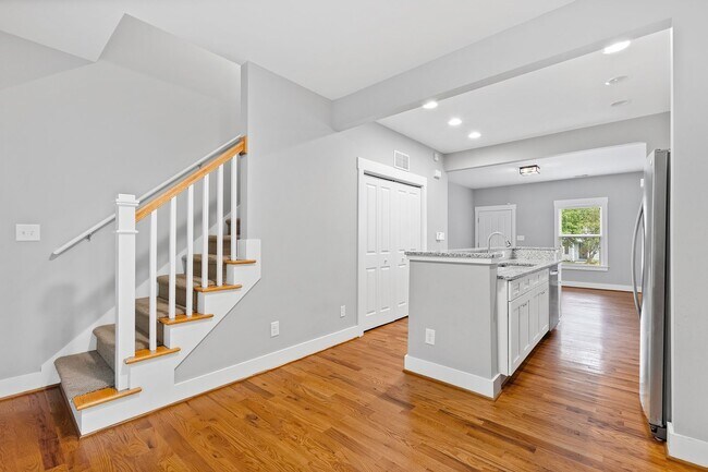 Building Photo - Charming Cape Cod in Tuscaloosa Lakewood!