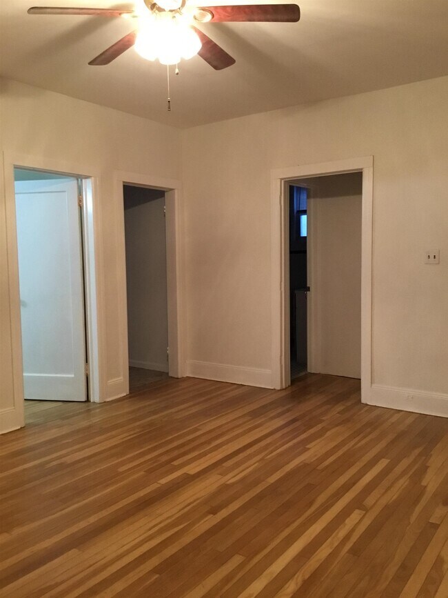 Building Photo - 1407 70th St