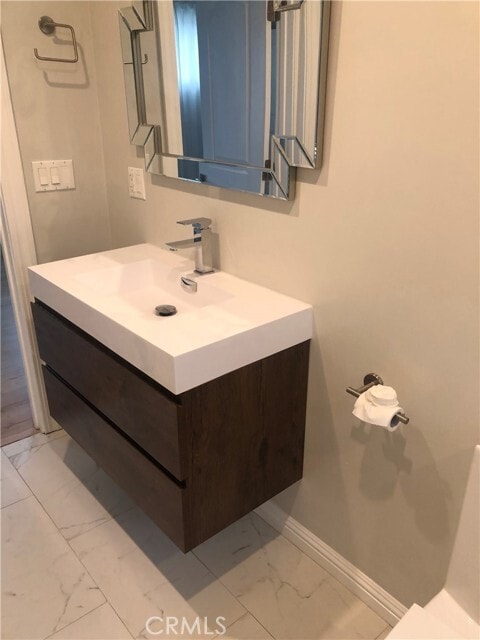 Building Photo - 1866 N Ave 56