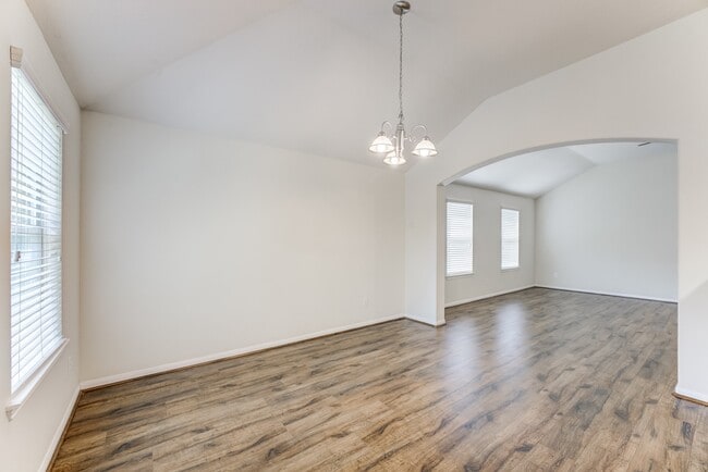 Building Photo - 13000 Lazy Ln