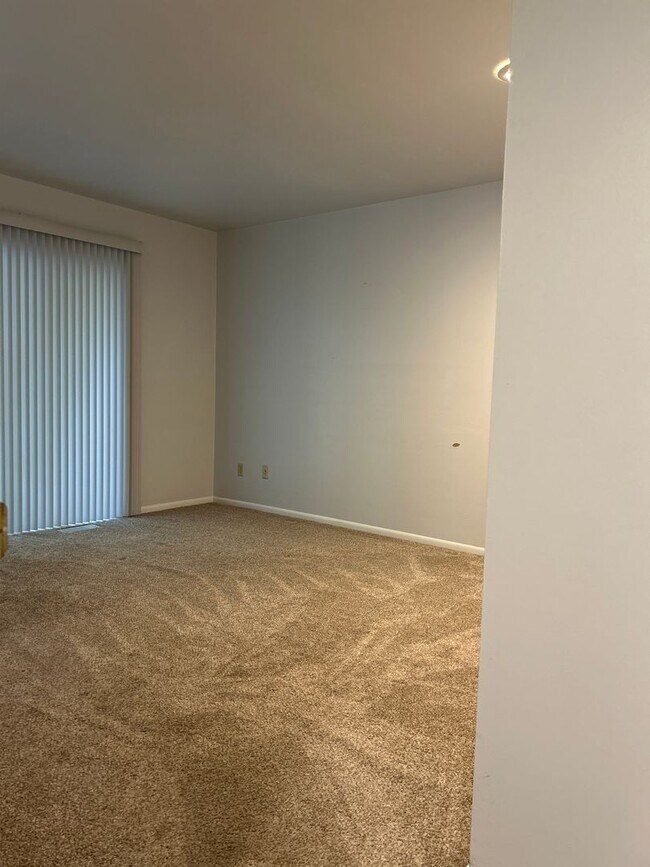 Building Photo - Houk Duplex