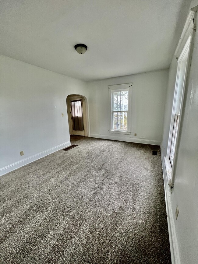 Building Photo - 975 Dorsey Ave