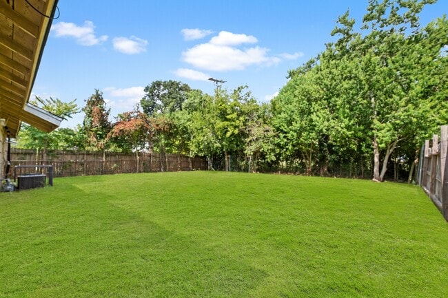 Building Photo - 7918 Jutland Rd