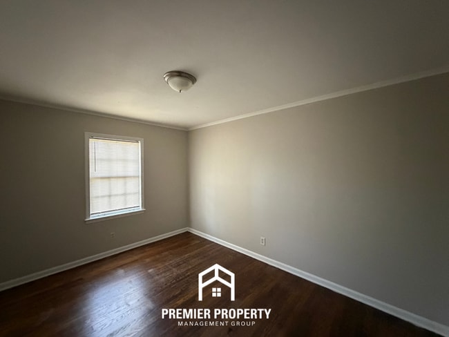 Building Photo - 1744 Myrna Ln