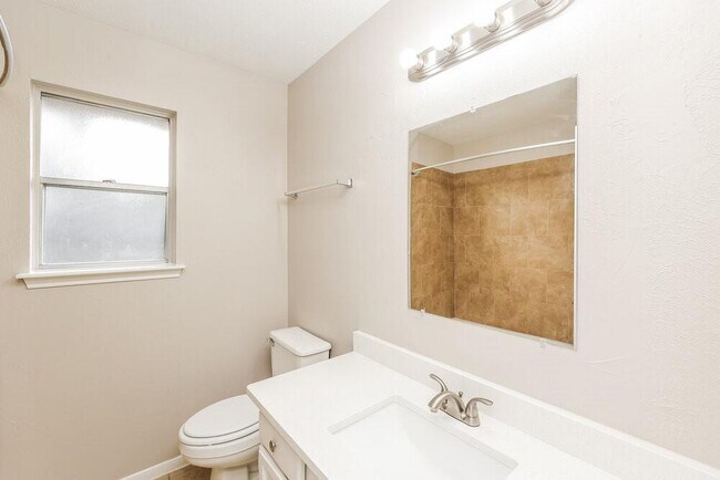 Building Photo - 8530 Sunny Ridge Dr