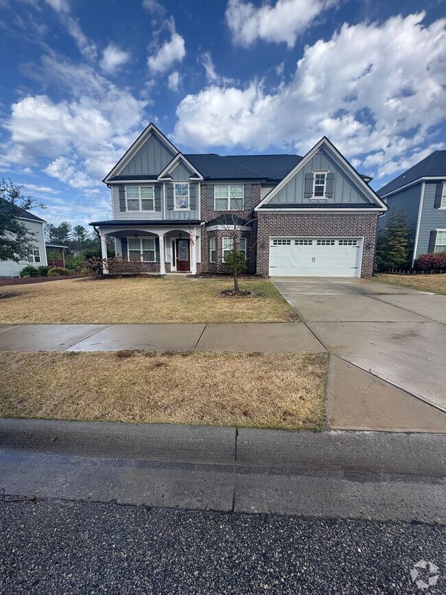 Building Photo - Spacious 5-Bedroom Home in Whispering Pine...