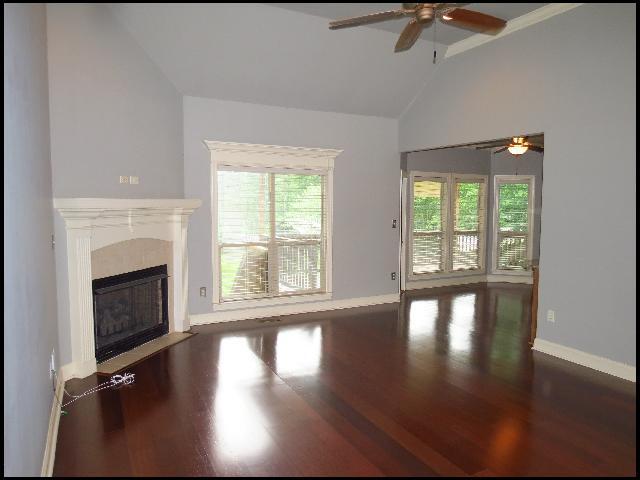 Building Photo - 3153 Stonewall Dr