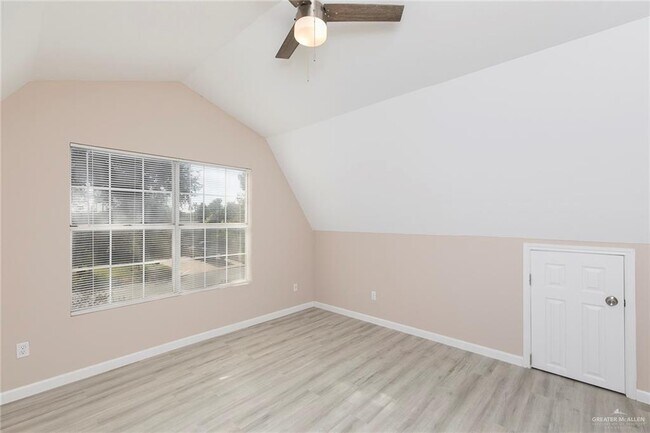 Building Photo - 39 Pecan Ave