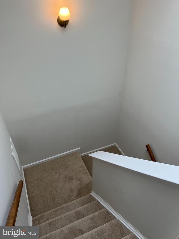 Building Photo - 6015 Netherton St