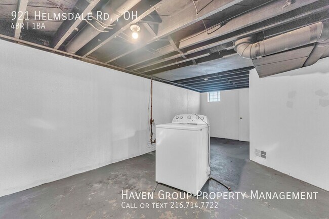 Building Photo - 921 Helmsdale Rd