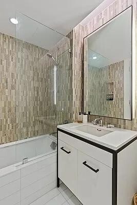 Building Photo - 70 Charlton St