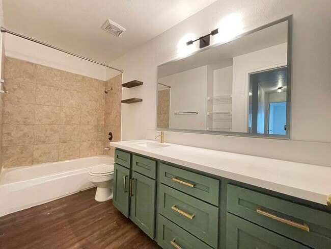 Building Photo - To schedule a viewing, call Wally Fellman ...