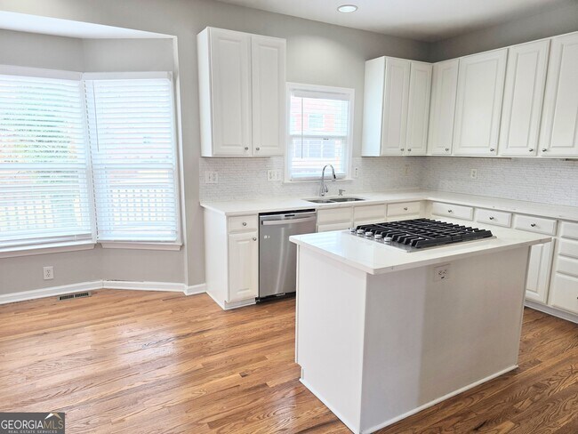 Building Photo - 641 Olde Ivy Way