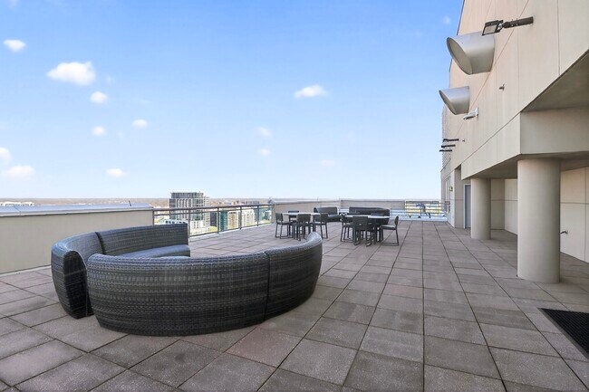 Building Photo - 315 Arlington Ave