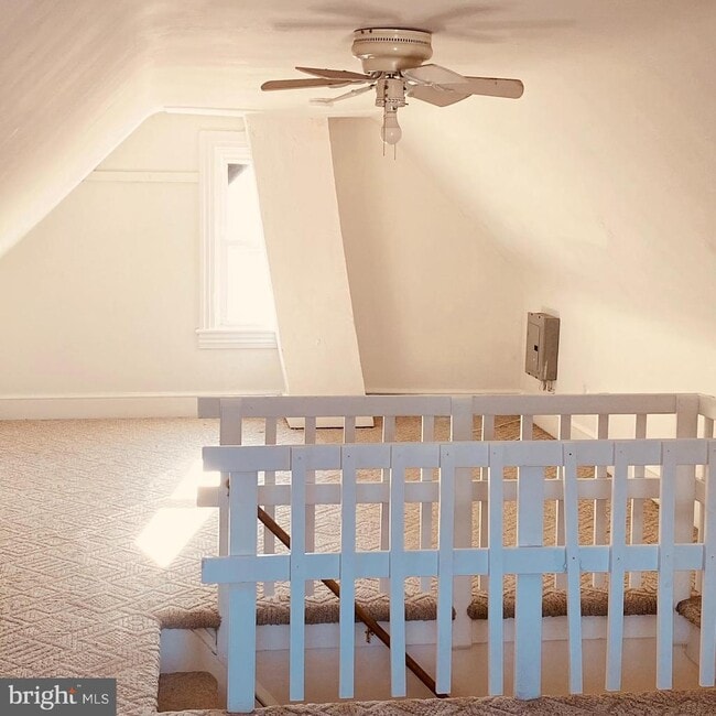 Building Photo - 328 S Broadway