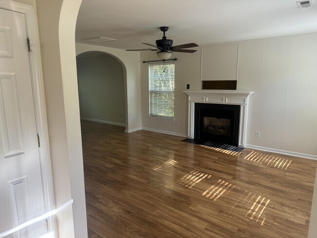 Building Photo - 1410 Juniper Hills Ln