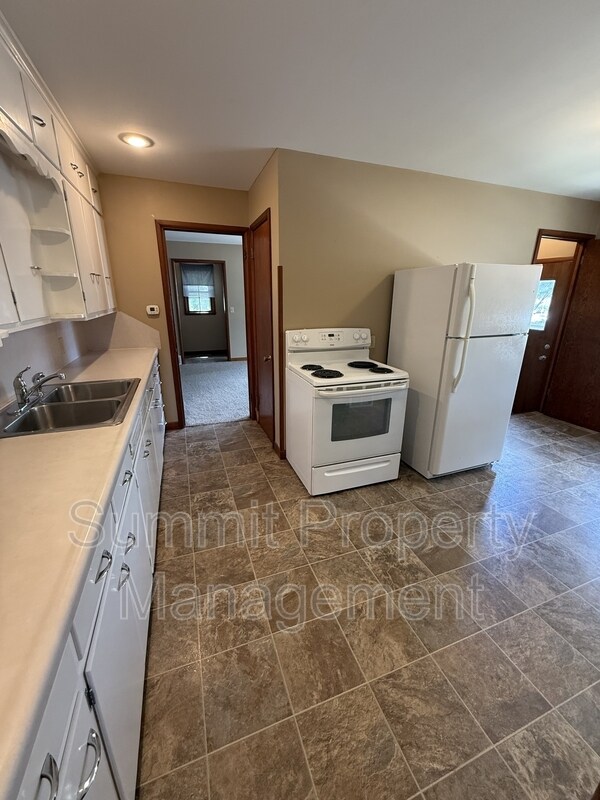 Building Photo - 316 W 34th St