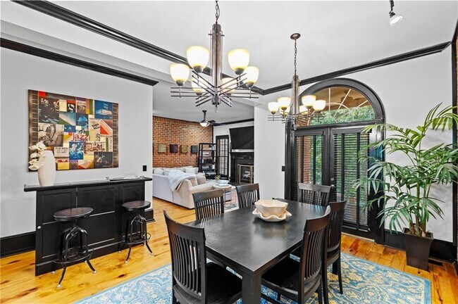 Building Photo - 5512 Glenridge Dr