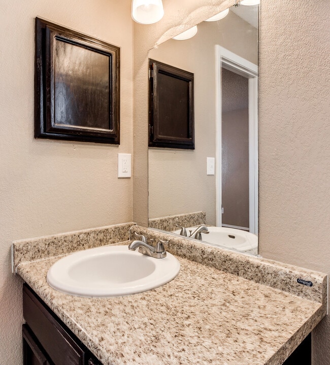Building Photo - Charming Eastside Home with Refrigerated Air and Easy Access to Ft. Bliss and Loop 375