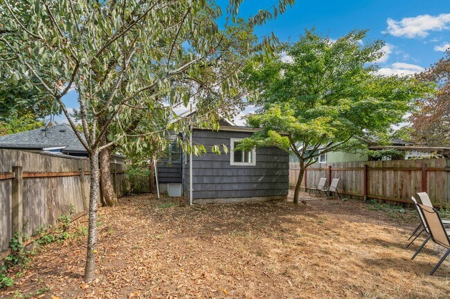 Building Photo - 1241 NE 74th Ave