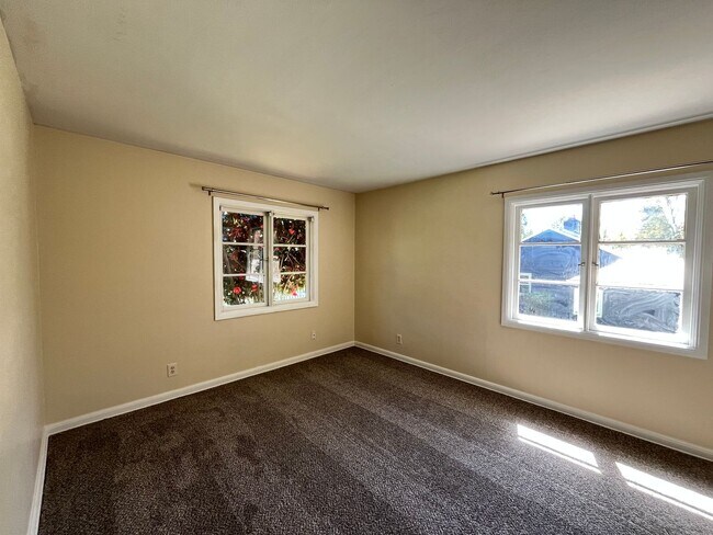 Building Photo - Charming 3-Bedroom Home with Bonus Room in Prime Beaverton Location Cedar Hills Neighborhood!!!