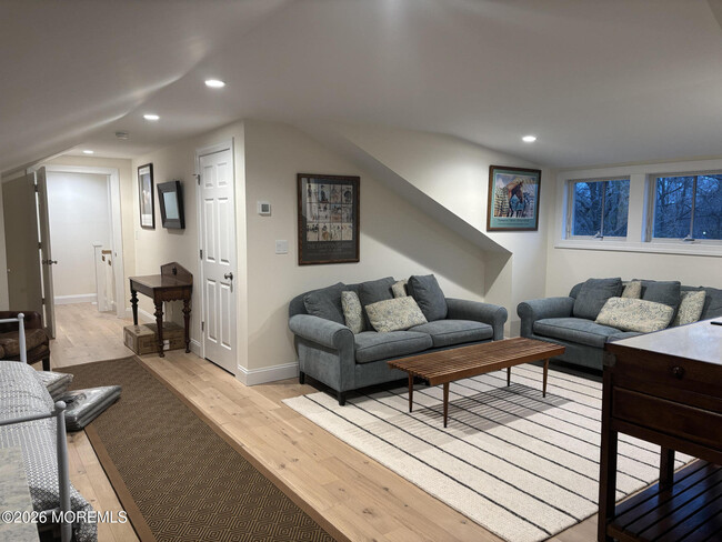 Building Photo - 802 7th Ave