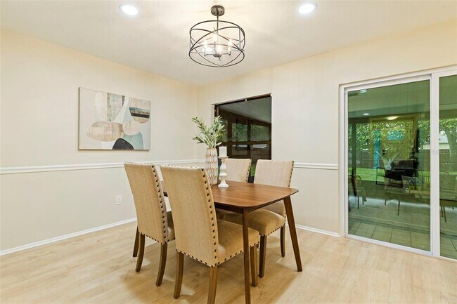 Building Photo - 1353 Wildwood Ct