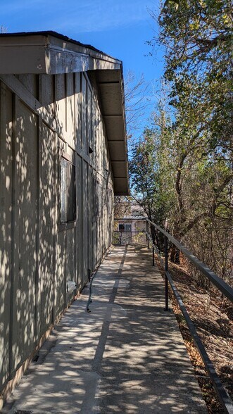 Building Photo - 6407 Auburn Dr