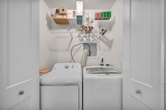 Building Photo - Mid-Town Modern Gem With EV Charger