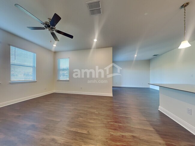 Building Photo - 6192 Emerald Hills Way