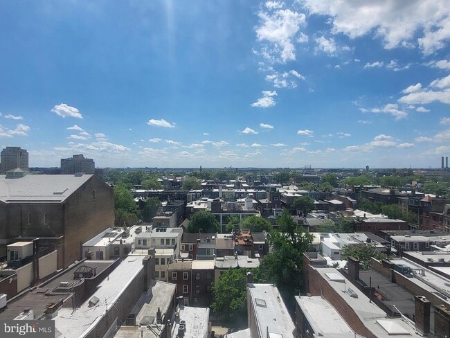 Building Photo - 2031 Locust St