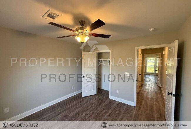 Building Photo - 563 Patrick Farms Dr