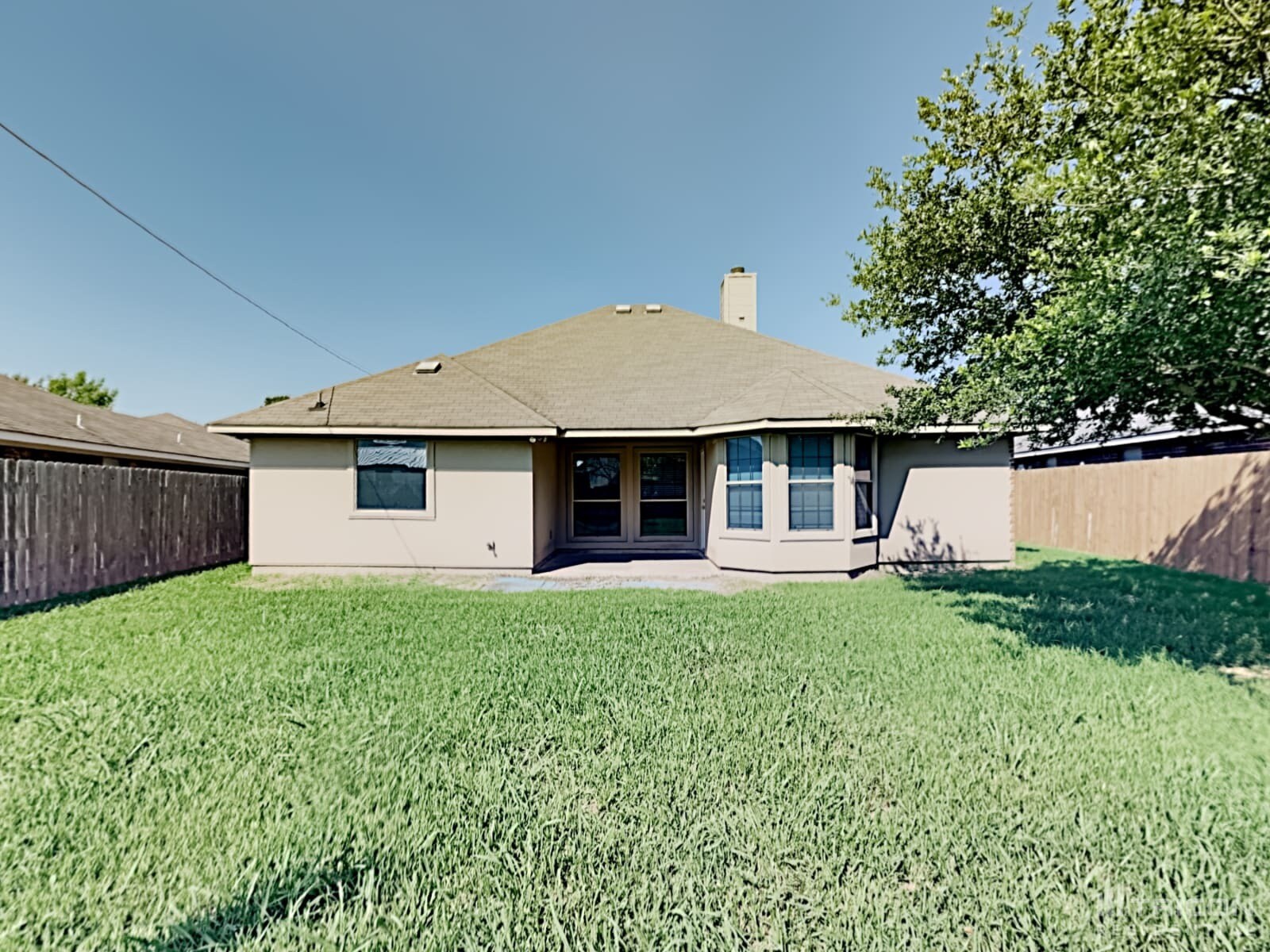 Building Photo - 310 Southlake Dr