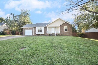 Building Photo - Pet Friendly Three Bedroom!