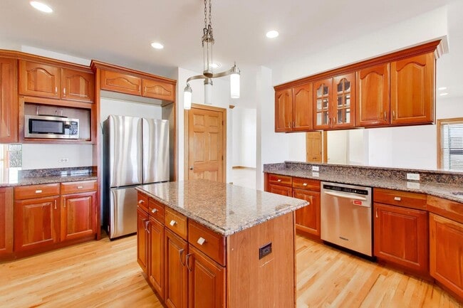 Building Photo - 2951 Old Glory Dr