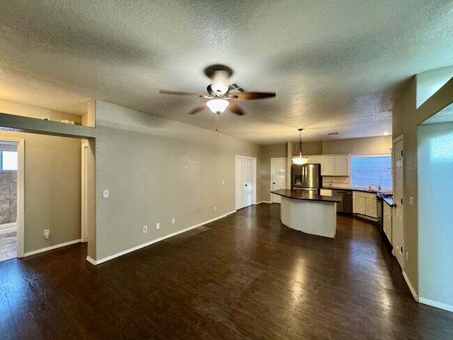 Building Photo - Beautiful golf course retreat