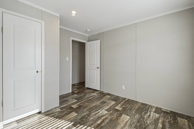 Building Photo - 1616 American Dr