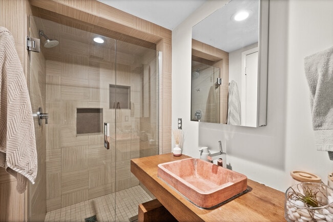 Building Photo - 1542 Fieldcrest Ln