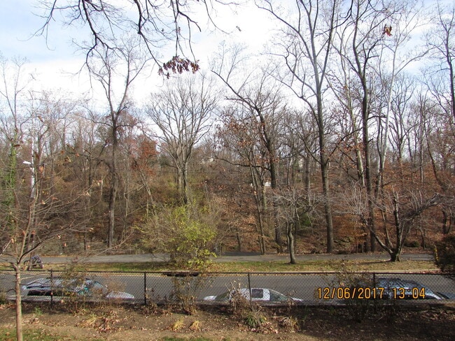 Building Photo - 808 S Arlington Mill Dr