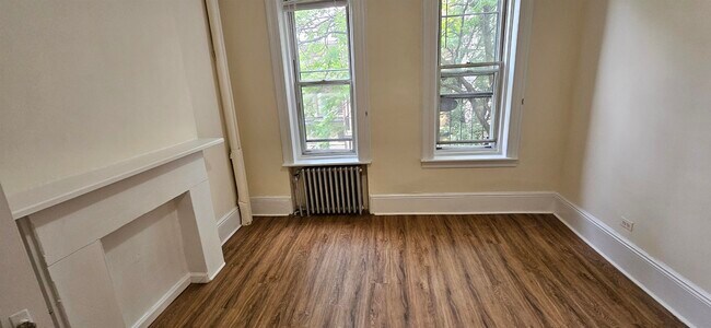 Building Photo - 327 Jackson St