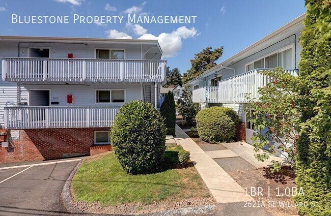Building Photo - 2621 SE Willard St