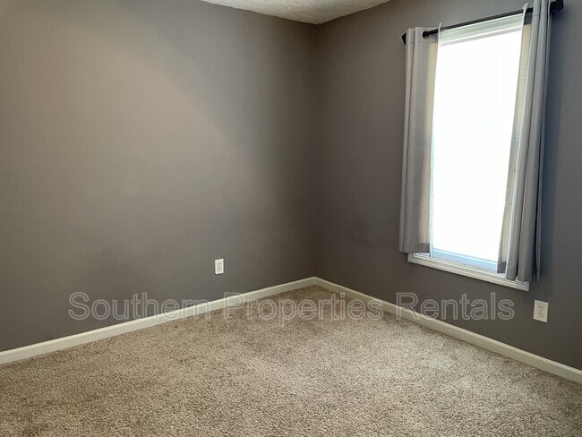 Building Photo - 15 Sandpiper Dr