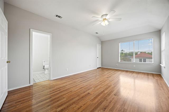 Building Photo - 553 Valley View Dr