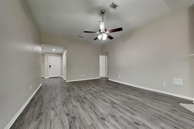 Building Photo - 2702 Fox View Cir