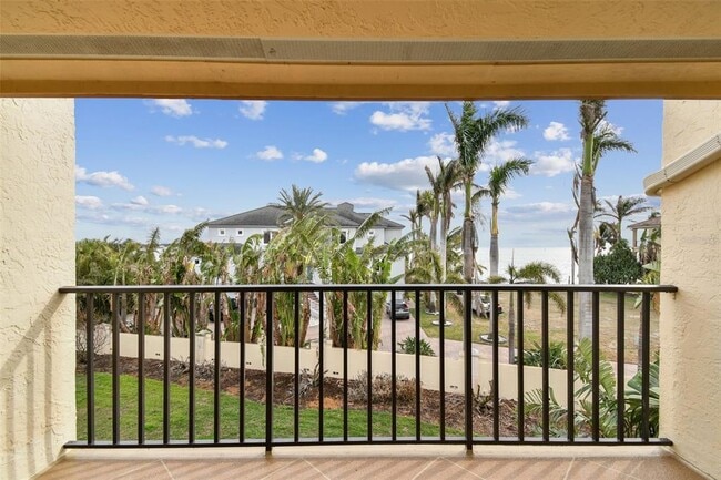 Building Photo - 7550 Sunshine Skyway Ln S