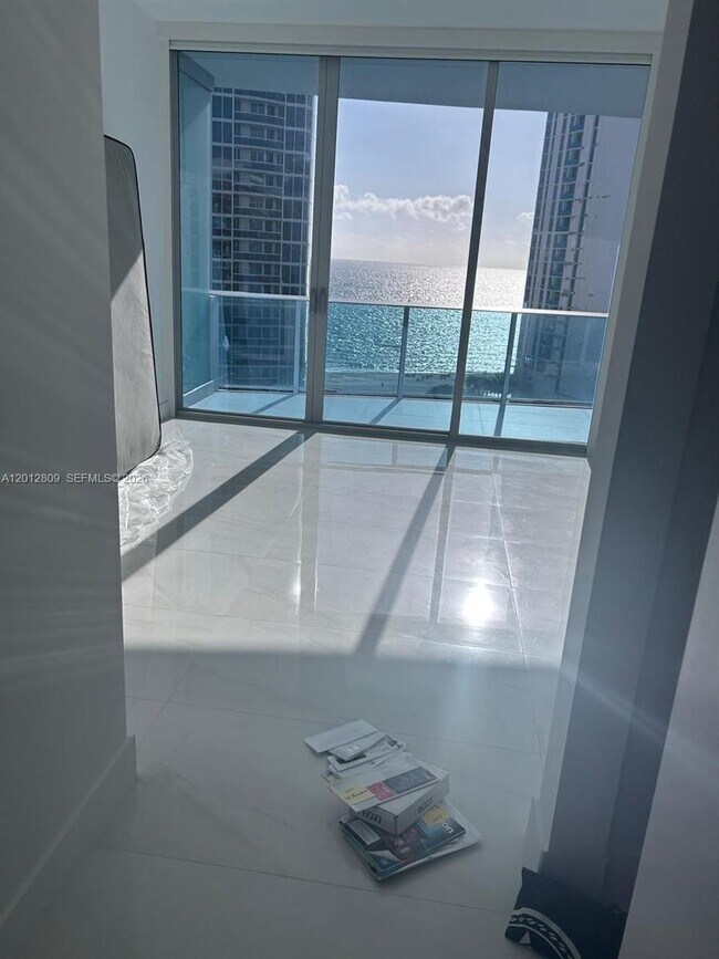 Building Photo - 17550 Collins Ave