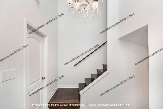 Building Photo - Fantastic Plaza location!!